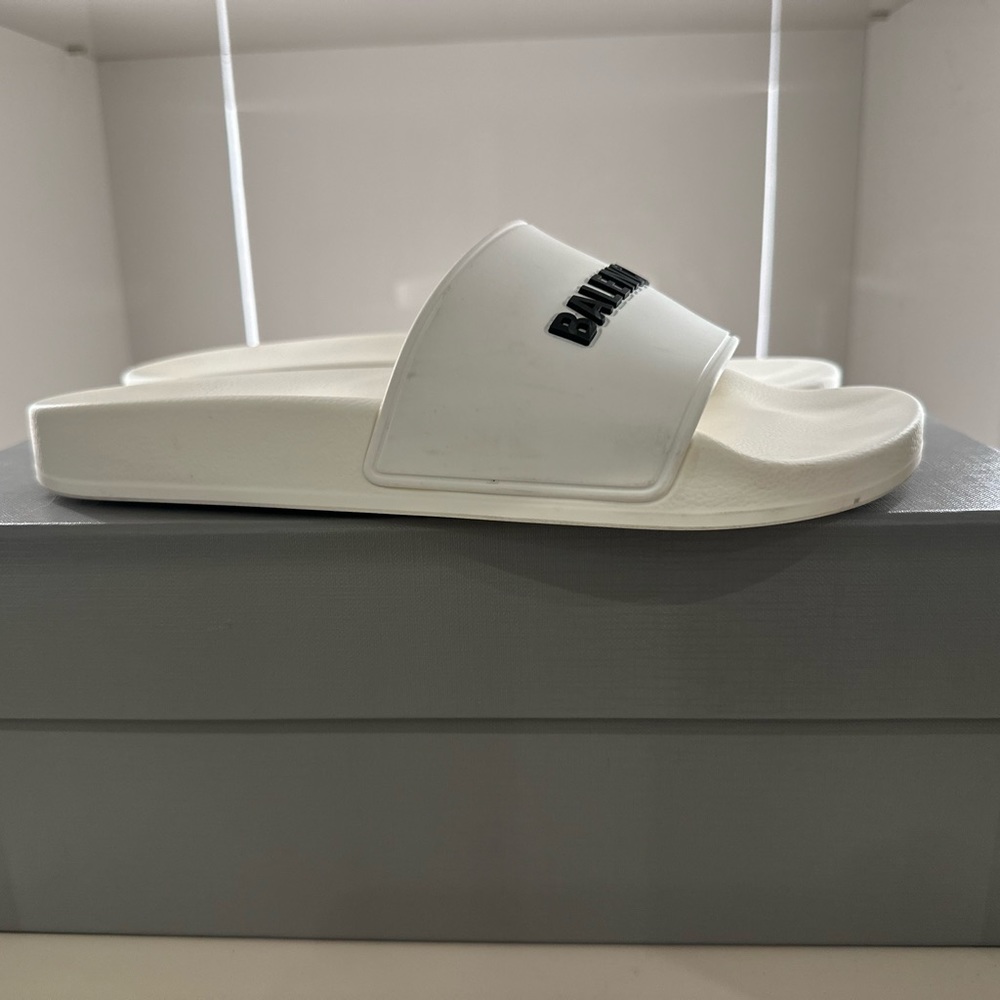 Balenciaga white & black slides size 38